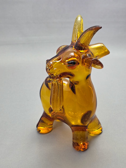 Robertson Glass Rig. Yellow honey  Goat glass rig on a white background 