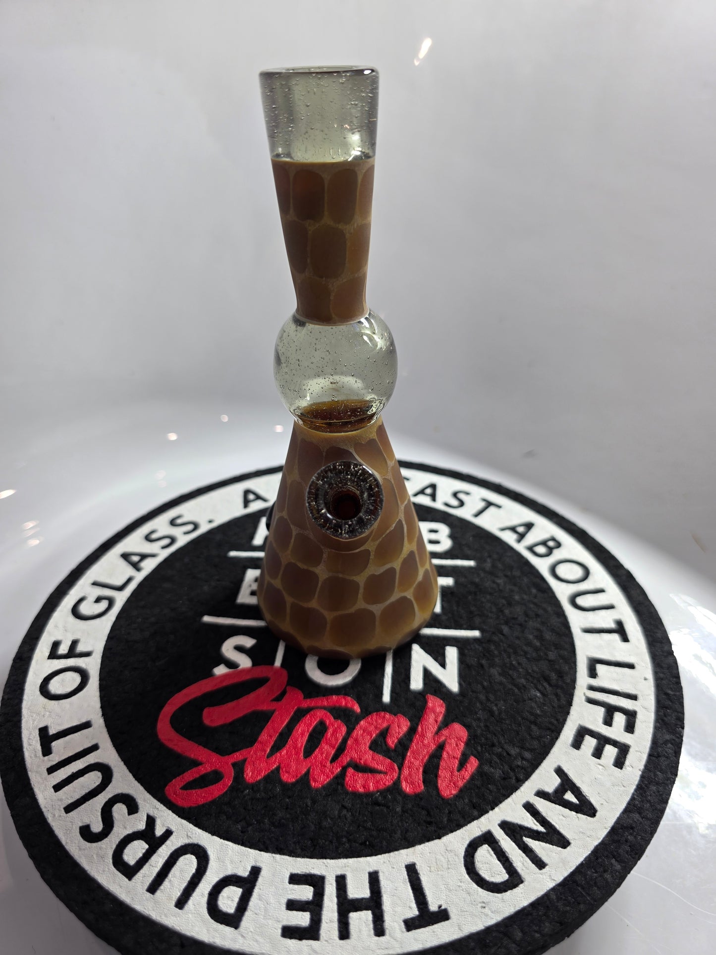 Robertson Glass Rig with a giraffe pattern design 