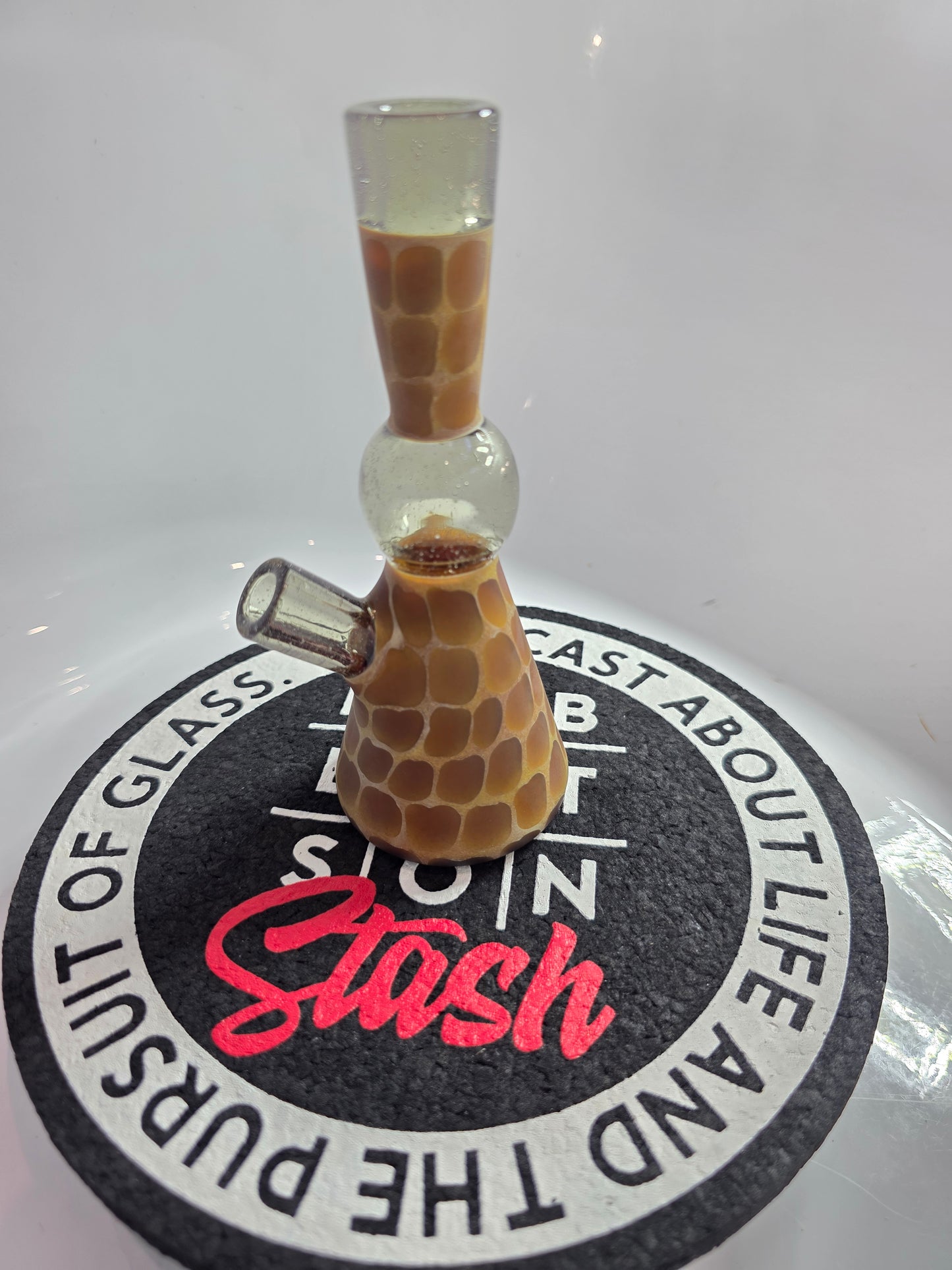 Robertson Glass Rig with a giraffe pattern design 