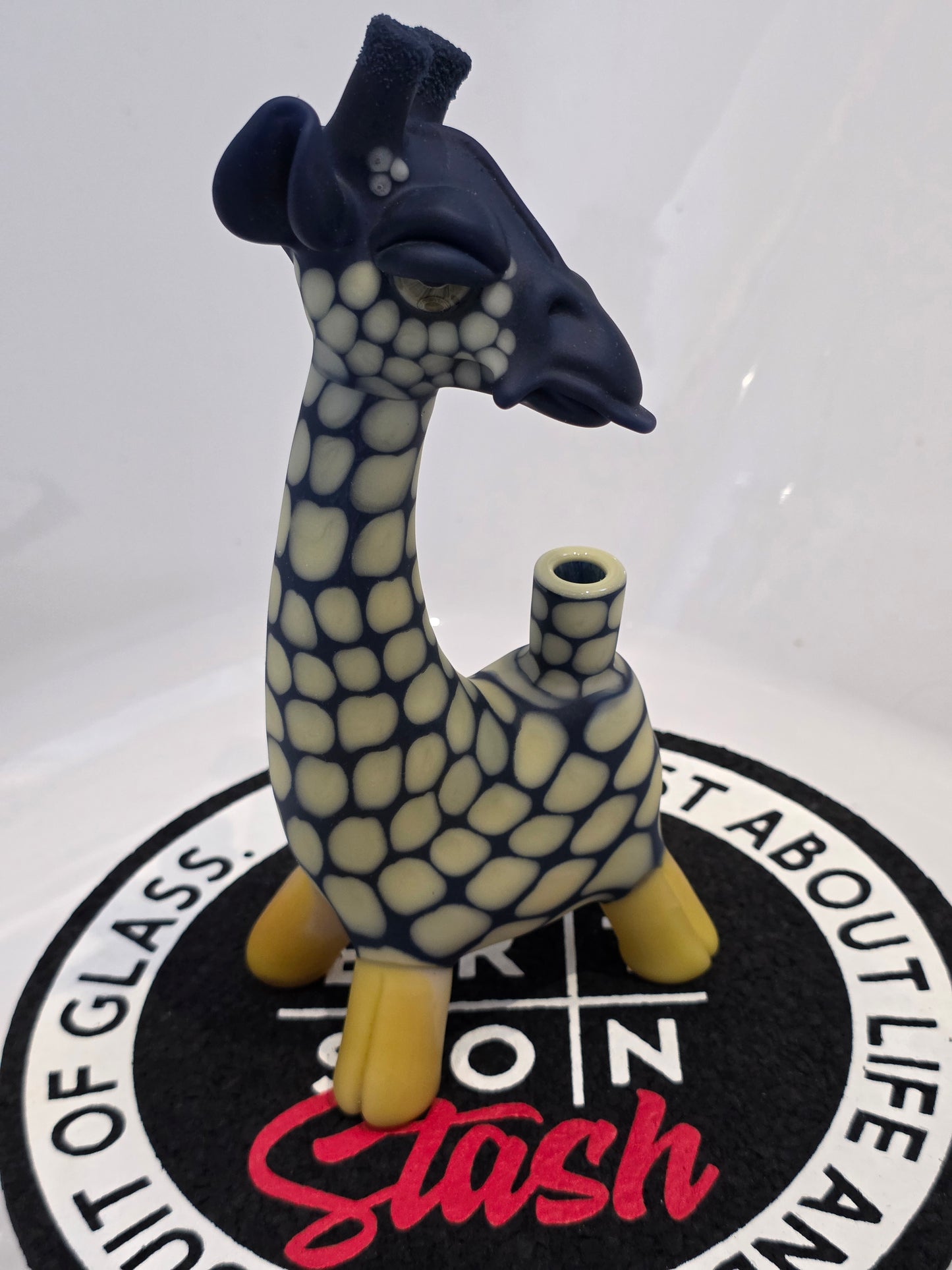 Robertson Glass Giraffe Glass Rig on a white background