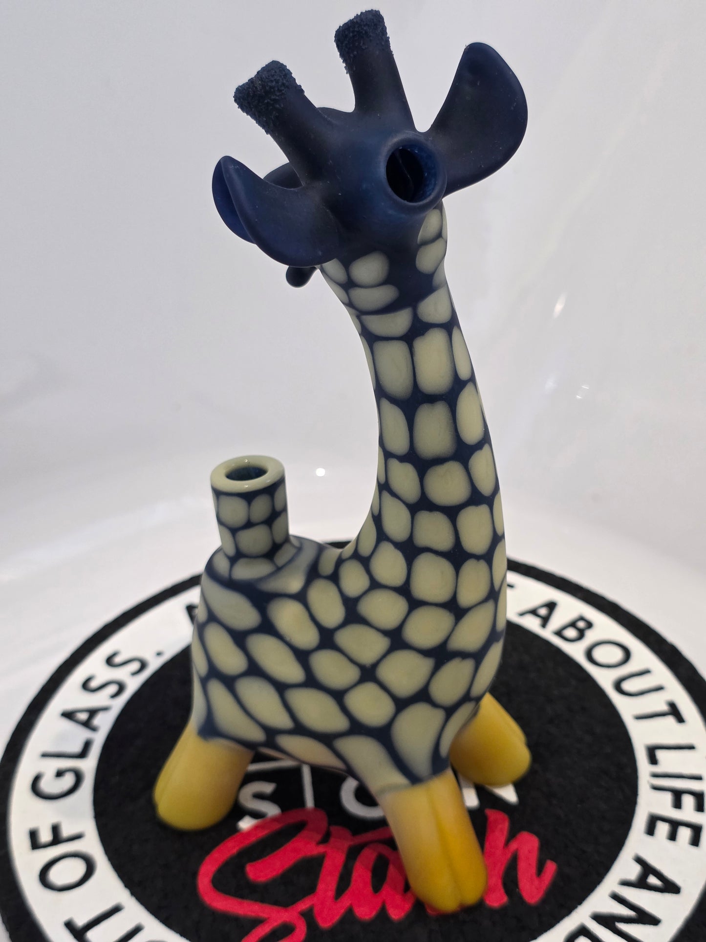 Robertson Glass Giraffe Glass Rig on a white background