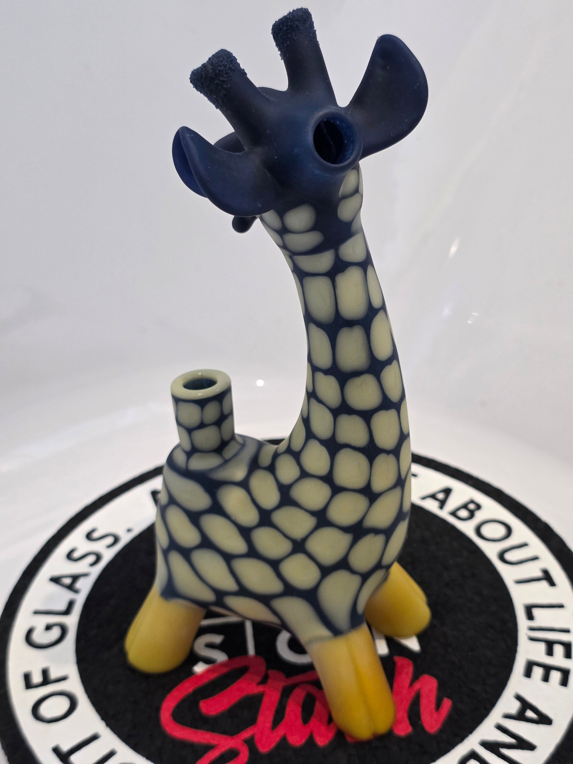 Robertson Glass Giraffe Glass Rig on a white background